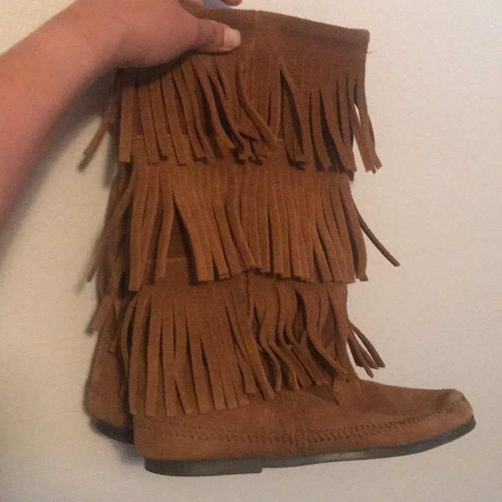Minnetonka camel color boots size 7